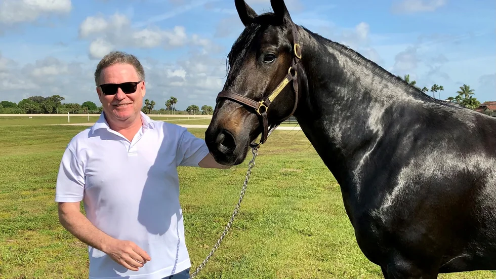 Robert Lindström med hästen Captain Corey som startar i Hambletonians final med hela 4,3 miljoner i förstapris