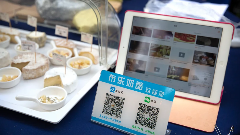 I Kina går det mesta att betala med hjälp av superapparna Wechat och Alipay. Arkivbild.