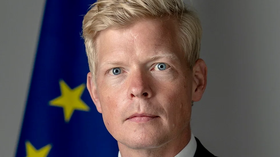Svenske diplomaten Hans Grundberg byter EU mot FN.