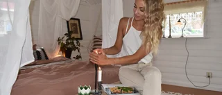 Sandra förverkligade sina stylistdrömmar – här delar hon med sig av sina bästa inredningstips: ”Låt färgerna gå ton i ton”