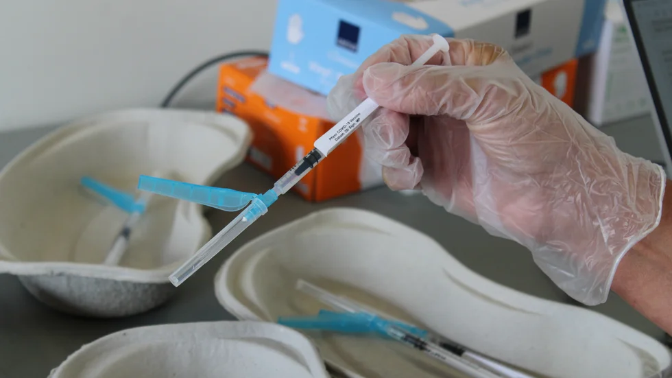 Vaccination mot covid pågår med både bokade tider och drop-in.