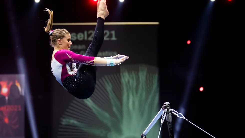 Elisabeth Seitz i en helkroppsdräkt under gymnastik-EM. Arkivbild.