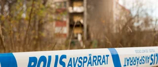 Nyfikna ignorerade avpärrningen efter branden i Katrineholm: "Farligt och olagligt"