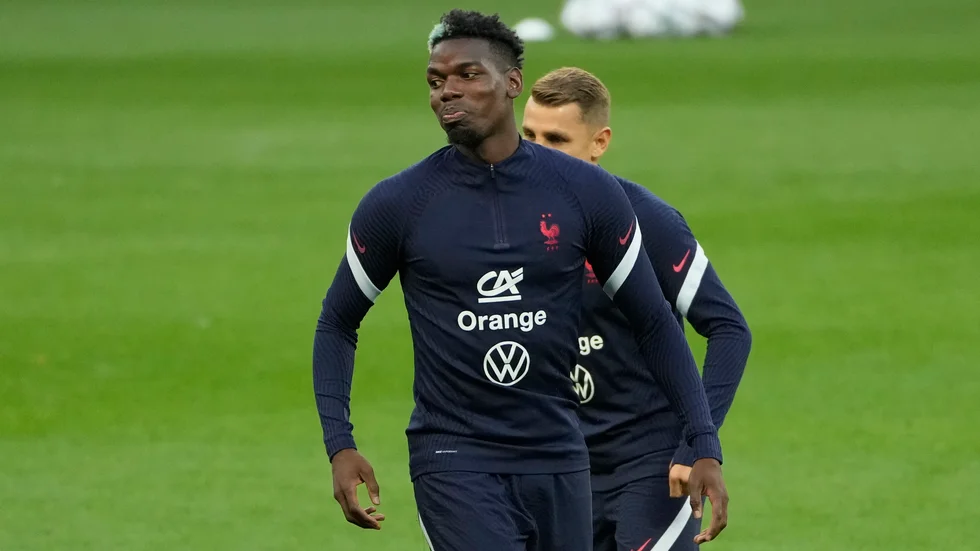 Paul Pogba klev av Frankrikes träning med en befarad lårskada. Arkivbild.