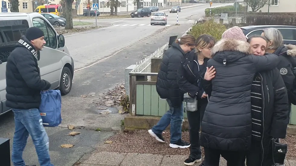 Flera församlingsbor fanns vid Korskyrkan på torsdagsmorgonen när gränspolisen kom för att hämta familjen Berisha. 
