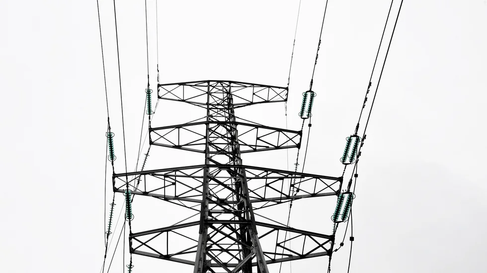 Så länge skribenten kan minnas har norra Svergige försett södra delarna av landet med råvaror och energi.  