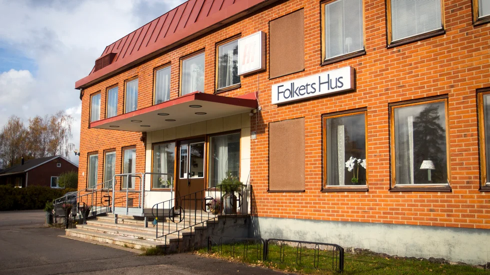 Utsidan av Högsjö folkets hus. 