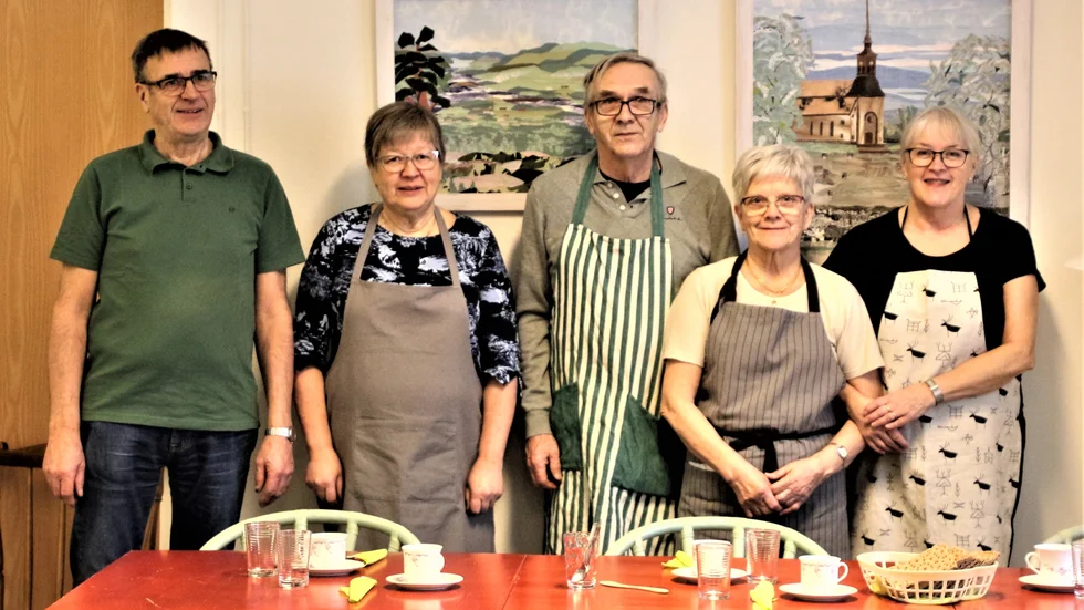 PRO Överkalix har dragit igång sina torsdagsluncher. Dan Eriksson, Barbro Nilsson, Gösta Jönsson, Kerstin Roslund, Anna-Lena Eriksson stod för serveringen den här gången.