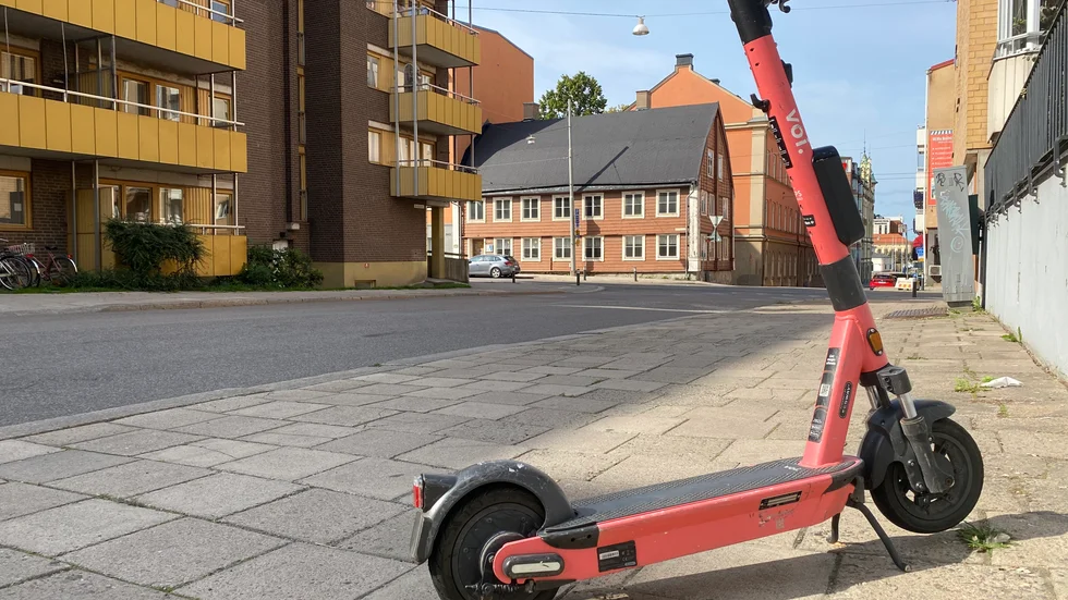 En elsparkcykel blev bytet efter ett rån nära Kungsgatan mot en person på onsdagskvällen.