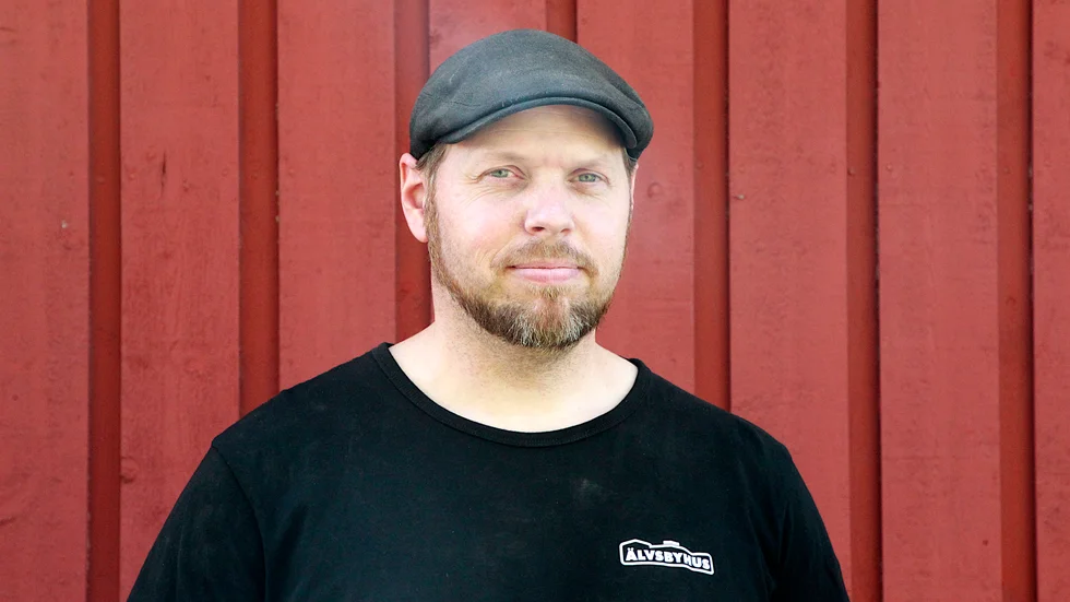 Rickard Tappers dotter är en av de många elever som hamnat i kläm när förbindelserna mellan Boden och Älvsbyn havererat. Hon åker strax före sex på morgonen och är tillbaka strax före sex på kvällen.