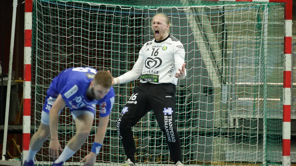 Sävehofs målvakt Bertram Obling, här i den första finalmatchen, svarade för många räddningar i den andra SM-finalen mot Skövde.