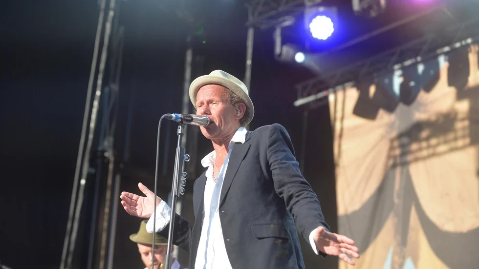 Bo Kaspers Orkester, med Bo Sundström på sång, var först ut under fredagen. 