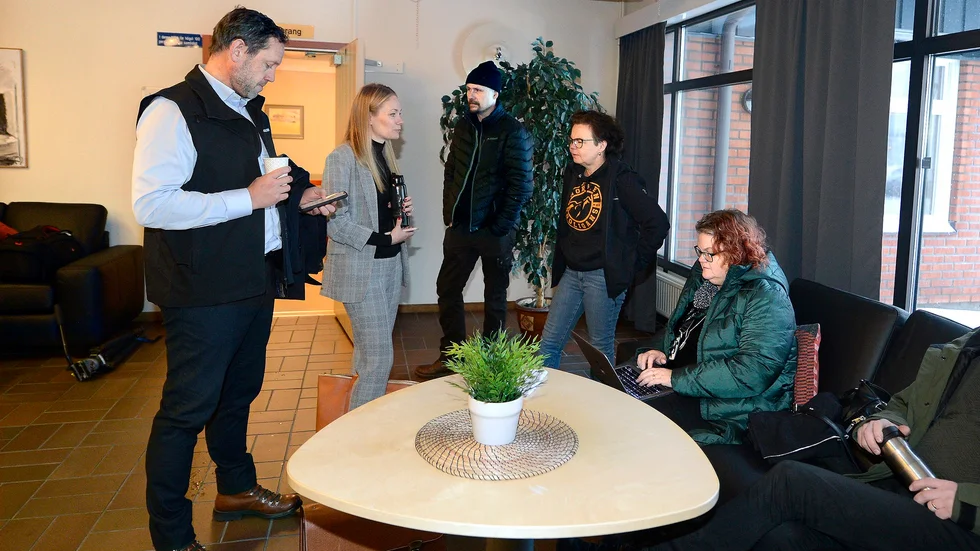 Pajalas kommunalråd Ulrica Hammasten sa under förhandlingarna att kommunen stödjer Kaunis Irons sak. T.v. gruvföretagets vd Klas Dagertun och vice vd:n Åsa Allan. 