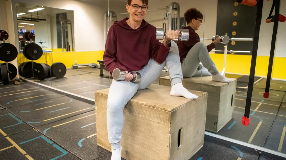 Bodybuilding var inget Annelie Möller tänkte på när hon var yngre. Men när hon började träna styrketräning för att klara av vardagen så blev hon biten. I helgen gör hon tävlingsdebut som 53-åring. 
