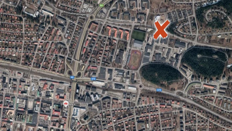 Trafikflödet hejdades tillfälligt i samband med olyckan.