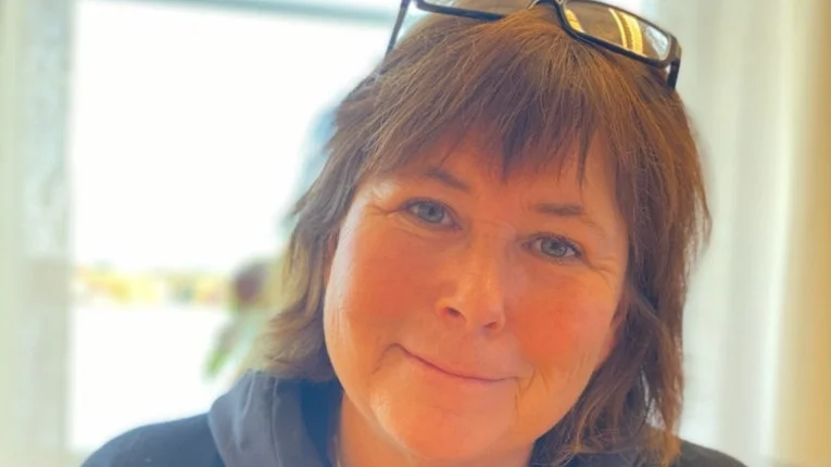 "Det är det bästa yrket man kan ha där man har möjlighet att göra skillnad", säger Kajsa Markström, lärare på Hornavanskolan. Hon har utsetts till Årets lärare i Arjeplog.