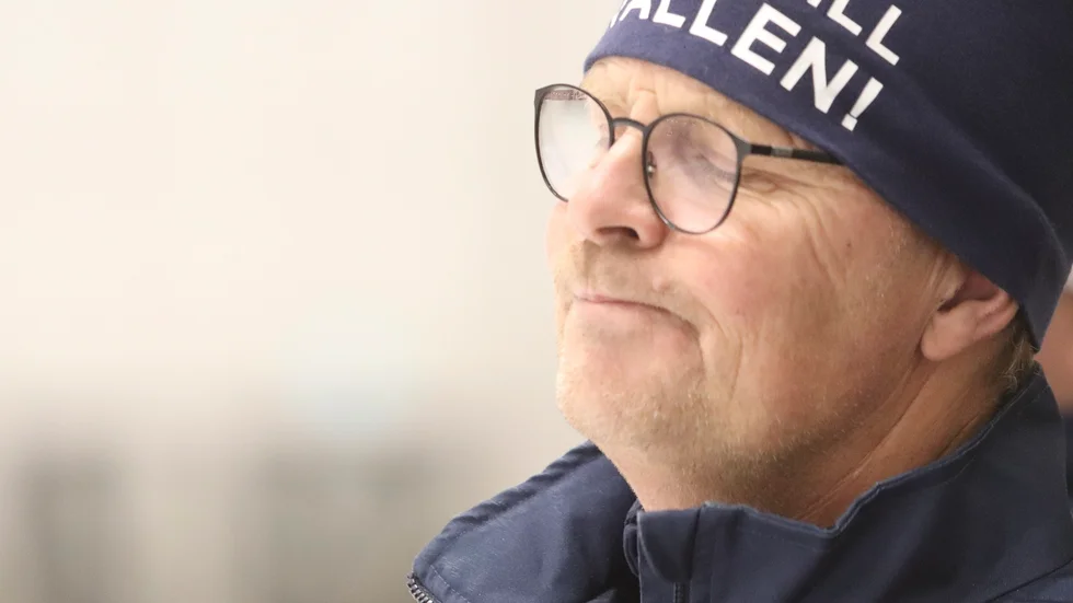 Tränaren Roger "Gubben" Carlsson har klarat sig, men många spelare i både A- och U-truppen är sjuka. Så många att KVBS tvingas flytta allsvenska premiären.