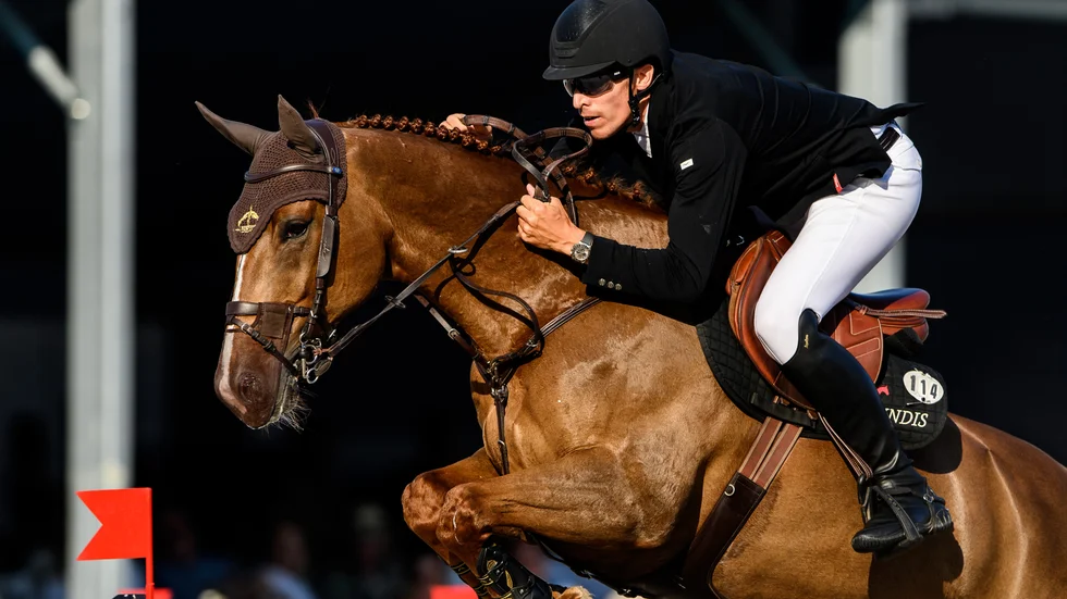 Henrik von Eckermann, som tävlar för Nyköpingsklubben ÖSLR, och King Edward under de roliga dagarna i Tokyo.