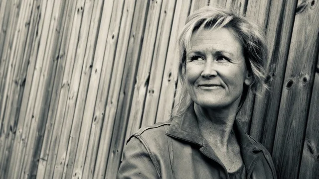 Susanne Segerholm kommer att tillsammans med musikerna Mårten Falk och Simon Stålspets spela konserter i varandras trädgårdar. Arkivbild. 