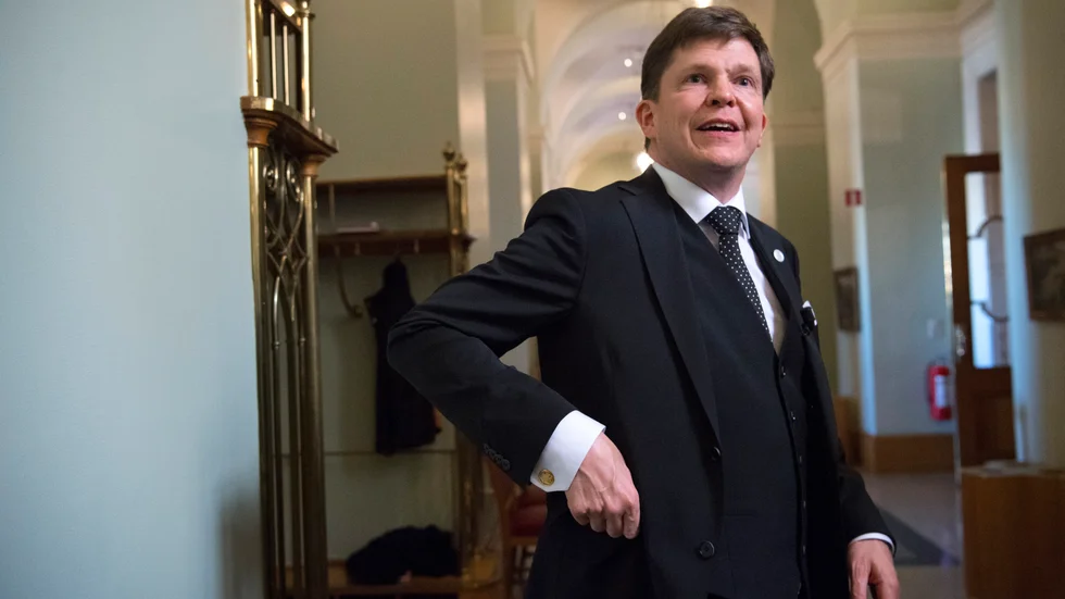 Talmannen Andreas Norlén har gett Stefan Löfven i uppgift att försöka bilda regering. Om ingen regering går att bilda står Sverige inför ett extraval.