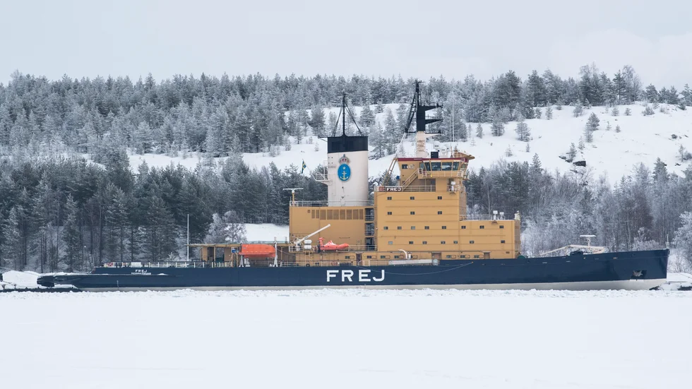 Brytning av isränn kommer att påbörjas på måndag.