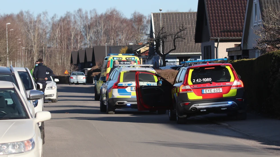 En personbil och en moped kolliderade. Ingen person blev skadad.