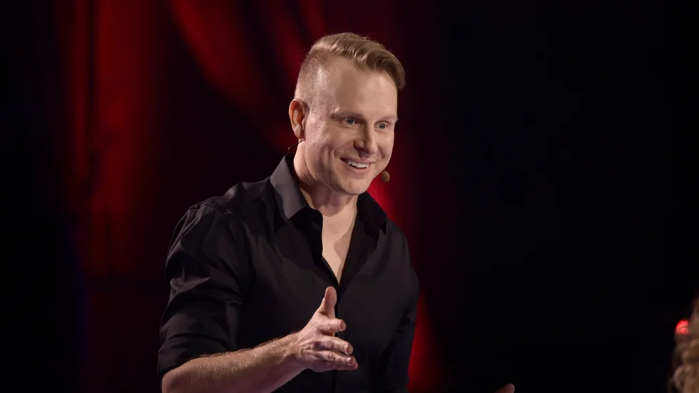 Johan Ståhl på scen under fredagens final i "Talang".