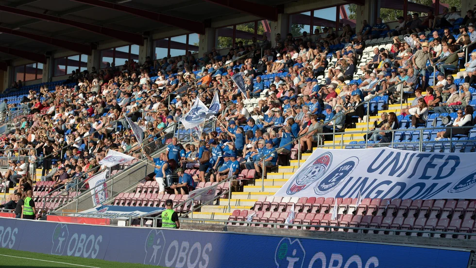 Det blir inte riktigt så här mycket publik direkt från 1 juni, men 500 åskådare utspridda på läktarna är ett steg som får klubbarna och supportrarna att jubla.