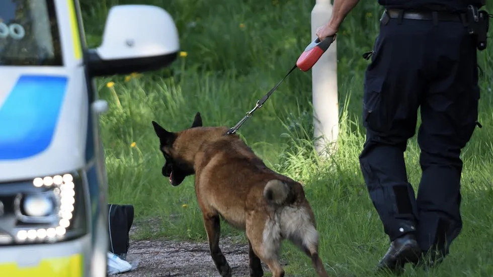 Polis undersöker platsen där kvinnan hittades död, fyra dagar efter det att hon anmälts försvunnen i maj 2018. Arkivbild.