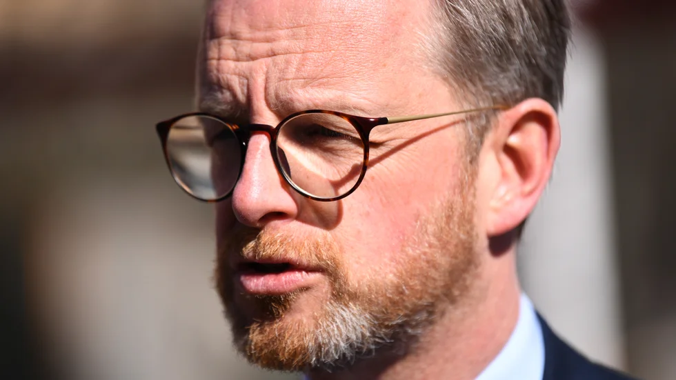 Inrikesminister Mikael Damberg har hållit ett högt tempo för att få till lagar och åtgärder som kan få stopp på gangsterväldet. Men mycket mer krävs. 