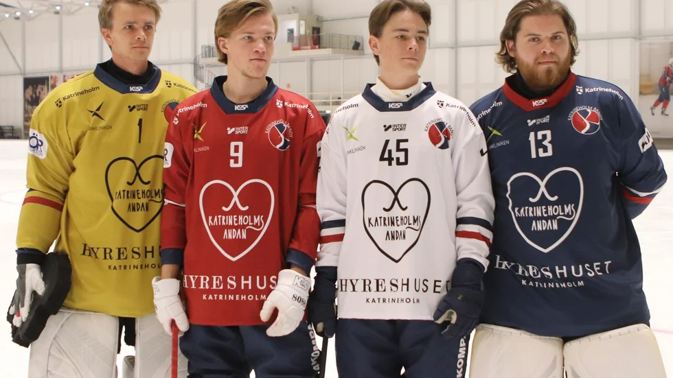 Pontus Magnusson i målvakternas guldfärgade bortatröja, Emil Andersson i röda hemmatröjan, Gustaf Doktare i vita bortastället och Simon Westerdahl i blåa hemmatröjan för målvakterna.