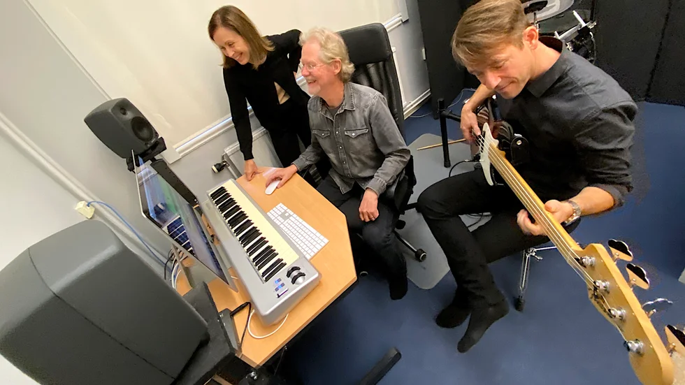 Helén Sjögren, Martin Lodén och Marcus Dannvik på estetiska programmet kan satsa på en ny kull esteter i höst.