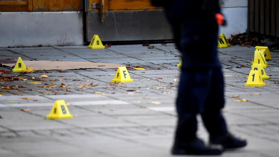 Den kände artisten Einár sköts till döds i Hammarby sjöstad i Stockholm. Fram till den 15 oktober i år har 109 skjutningar skett i Stockholmsområdet och 20 personer har mist livet.
