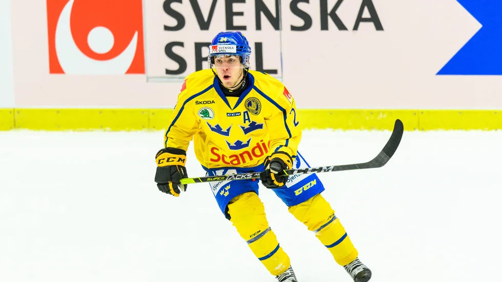 Andreas Wingerli är, tillsammans med Skellefteåkompisarna Jesper Frödén och Jonatan Berggren, uttagen till Tre Kronors VM-förberedande matchläger i Malmö.