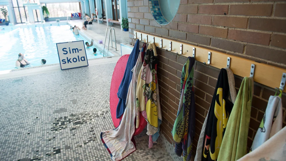 Undervisning ska organiseras så att eleverna möts och arbetar tillsammans oberoende av könstillhörighet, enligt läroplanen för grundskolan.