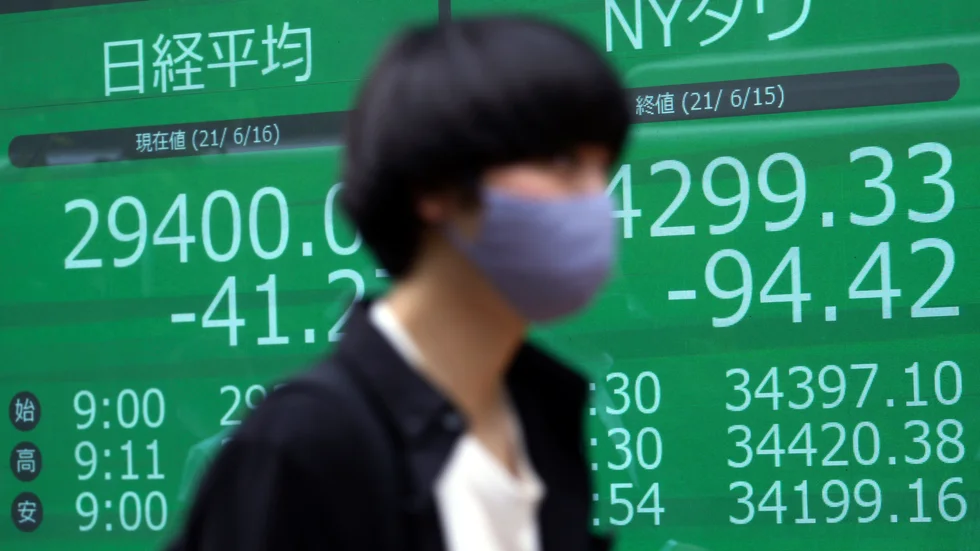 Nikkei pekar neråt på måndagsmorgonen. Arkivbild.