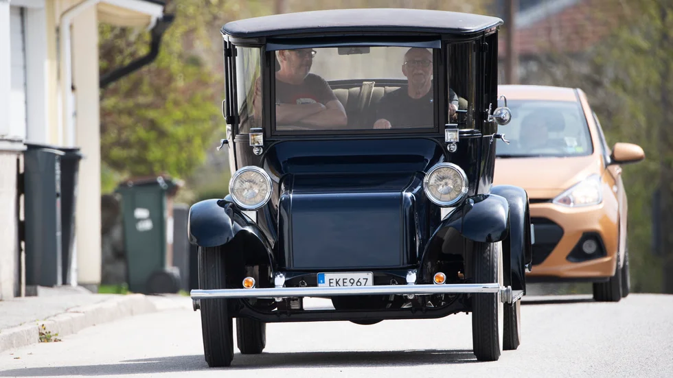 Elbilen Detroit Electric av årsmodell 1919. Arkivbild.