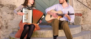 Folkjazzduon spelar sig genom Europa – från Gotland till Korsika 