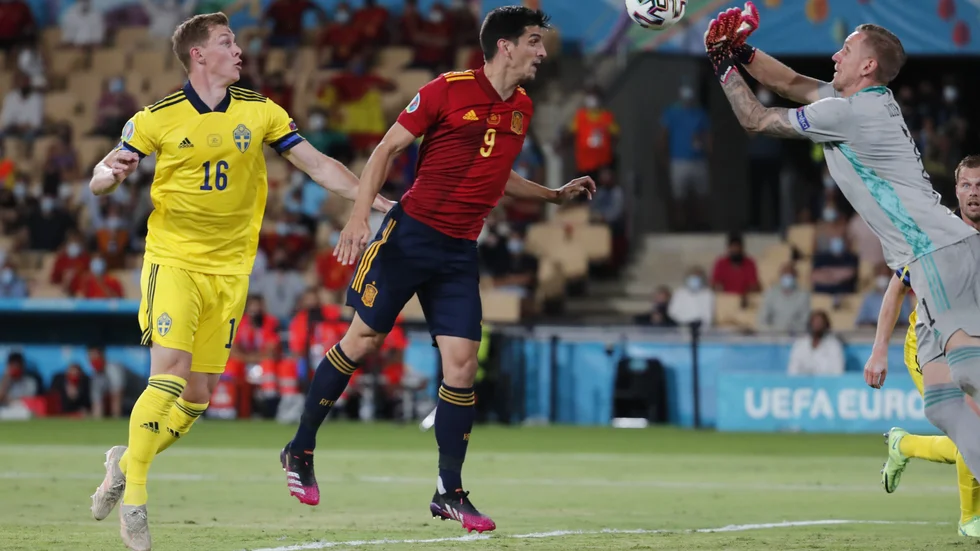 Svenska målvakten Robin Olsen svarade för en stormatch när Sverige höll nollan mot Spanien