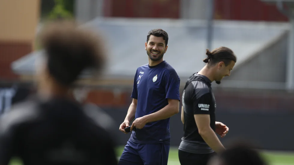 Jawad Al Jebouri, 29, utbildade sig till tränare (UEFA B) redan som 18-åring. Nu är hans mål att leda AFC mot toppen igen genom att vara det bollförande laget.