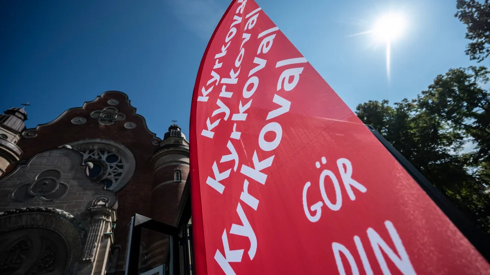 "Vadstenas socialdemokrater arbetar också för en bättre samvaro inom kyrkans ramar där kyrkans regler och förordningar iakttas" skriver debattskribenterna.
