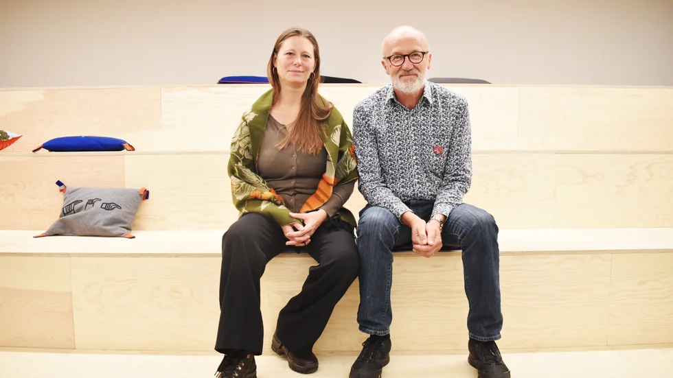 Maria Pettersson, en av uppläsarna, och Tomas Marklund, styrelsemedlem i Sara Lidman-sällskapet.