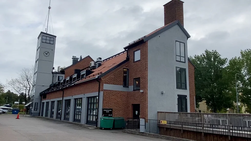 Det var en gång en brandstation. Idag huserar över 70 företag i de gamla och omrenoverade husen.