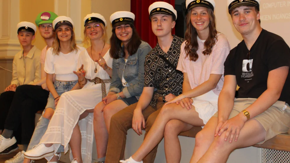 Efter ett utmanande sista år på gymnasiet ser eleverna fram mot nästa kapitel i livet.