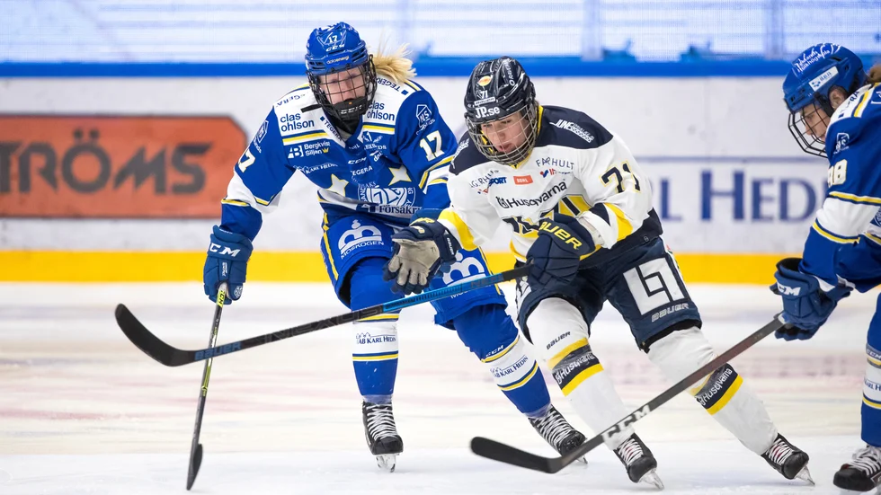 Anna Kjellbin, i mitten, lämnar Småland och HV71 för att spela de regerande mästarlaget Luleå Hockey/MSSK