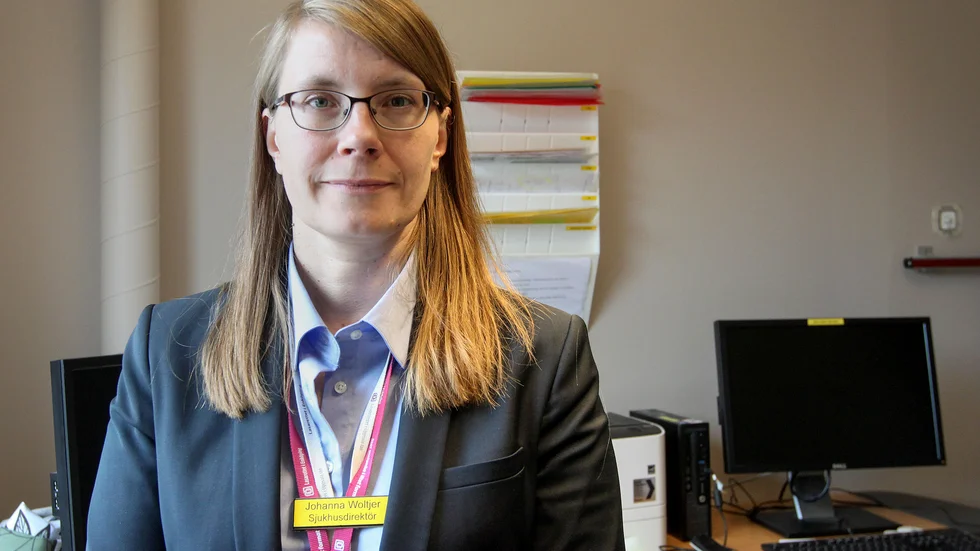Johanna Woltjer fick under måndagen gå som chef för vårdkvalitetsenheten vid Regionkontoret i Region Uppsala. Hon omplaceras på avdelningen.