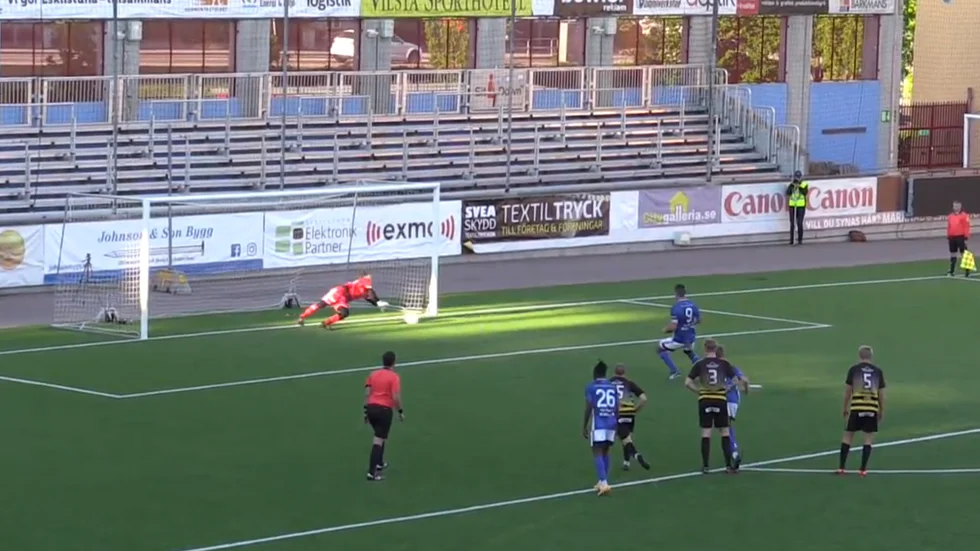 IFK tog ledningen på straff i första halvlek, och vann till sist med 3-1. Se höjdpunkterna i tv-spelaren nedan.