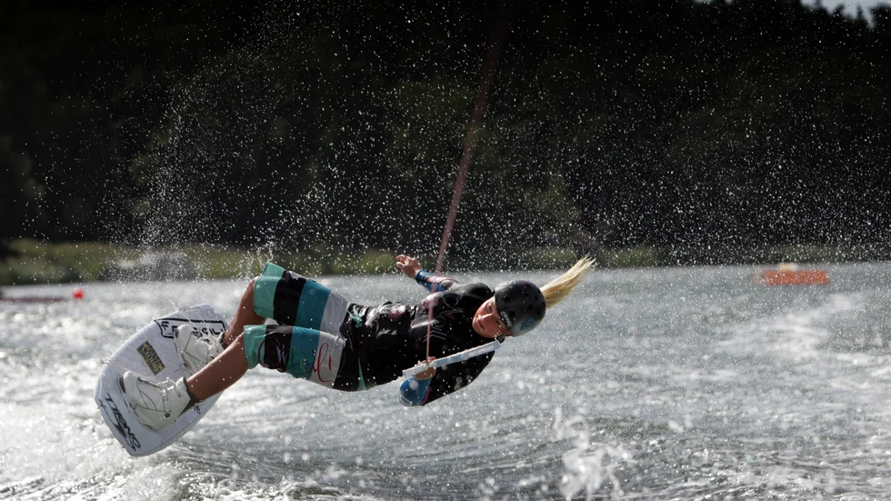 Wakeboardåkningen i Eskilstunaån ska drivas via en elektrisk kabelbana, inte med båt. 