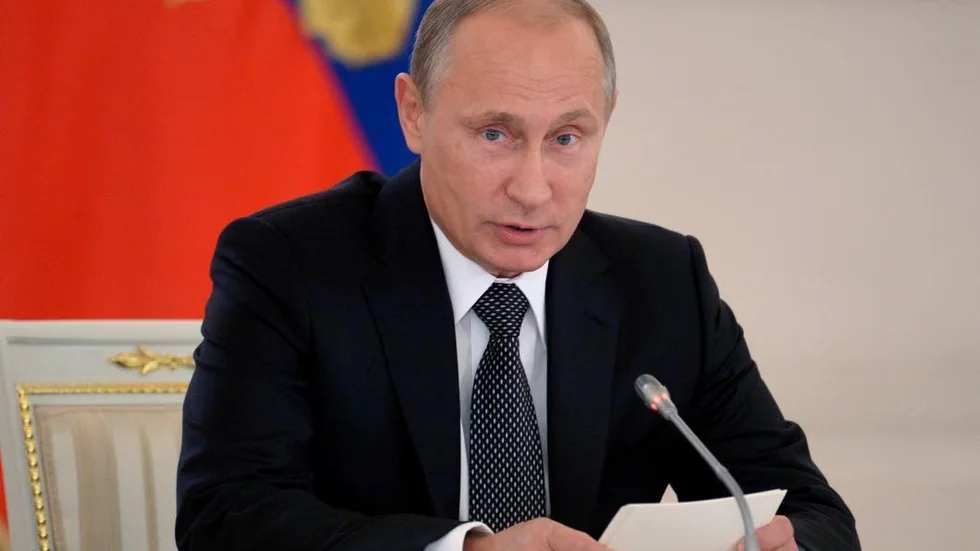 Förnuftig Putin? Barbro Mattson och Britt-Ingrid Stockfelt hoppas att Putin ska ta sitt förnuft tillfånga.