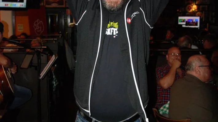 Jiha! Jan-Erik Svenblad (S) i Finspång är glad att det ser ut att bli regeringsskifte.